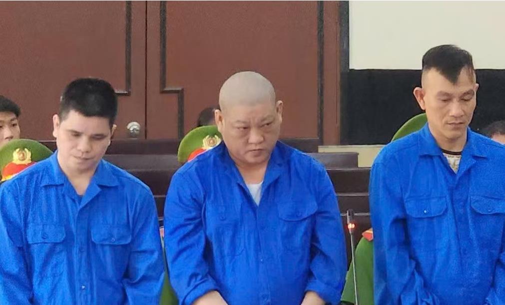 Vờ chở thuê để chiếm đoạt 15 tấn sầu riêng