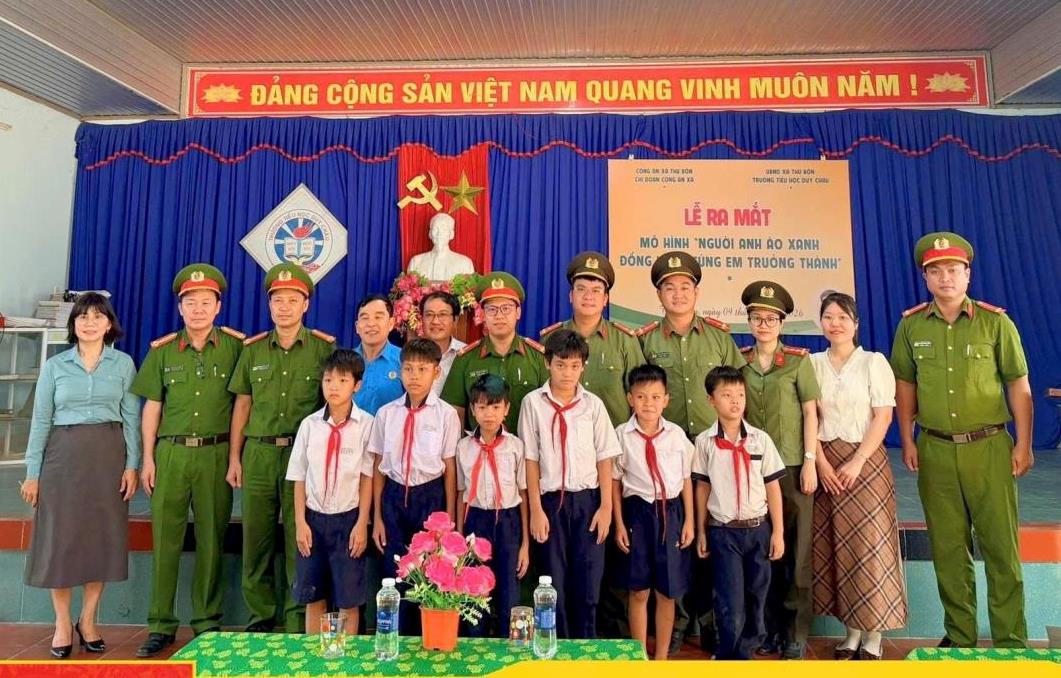 Ra mắt mô hình “Người anh áo xanh - đồng hành cùng em trưởng thành”