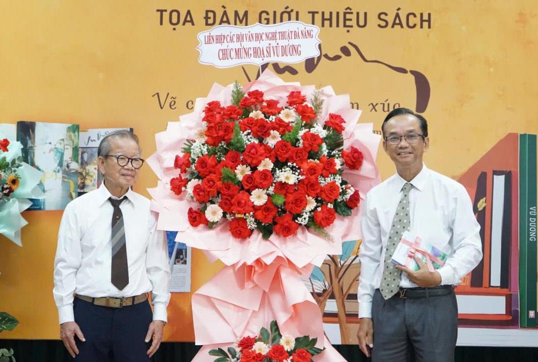 Ra mắt tập sách Vẽ cuộc đời bằng cảm xúc của họa sĩ Vũ Dương
