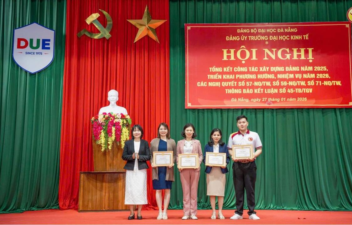 Chuyển đổi số nâng cao chất lượng sinh hoạt Đảng ở chi bộ sinh viên