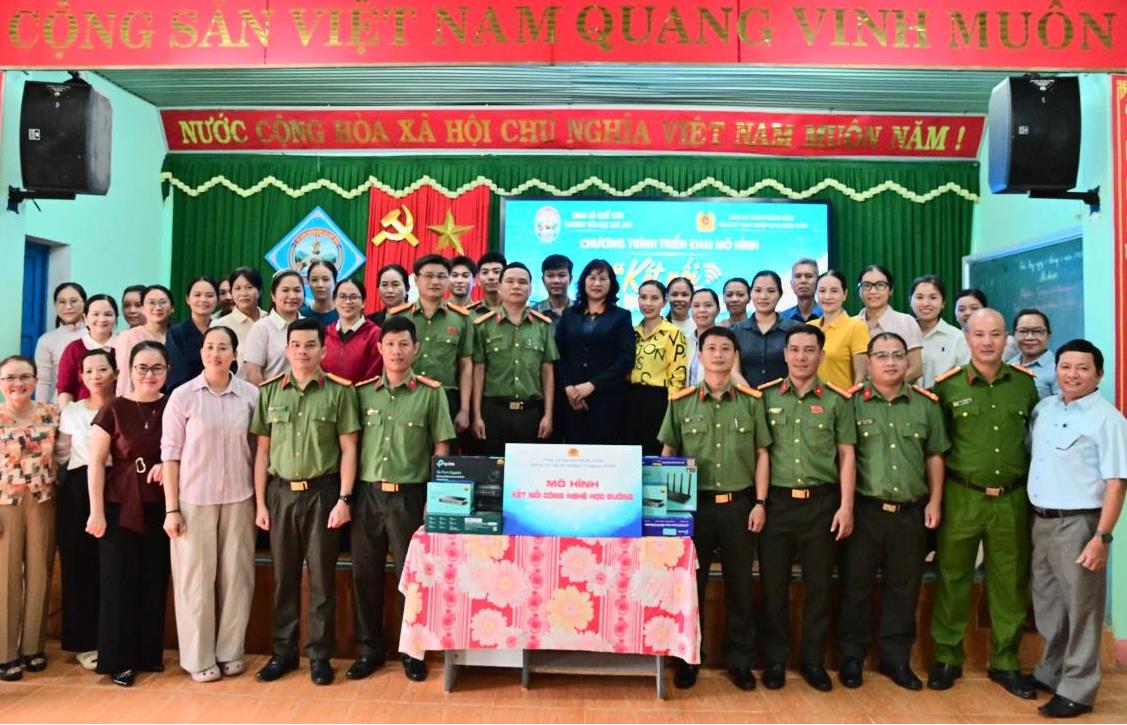 Việc làm thiết thực từ mô hình Kết nối công nghệ học đường