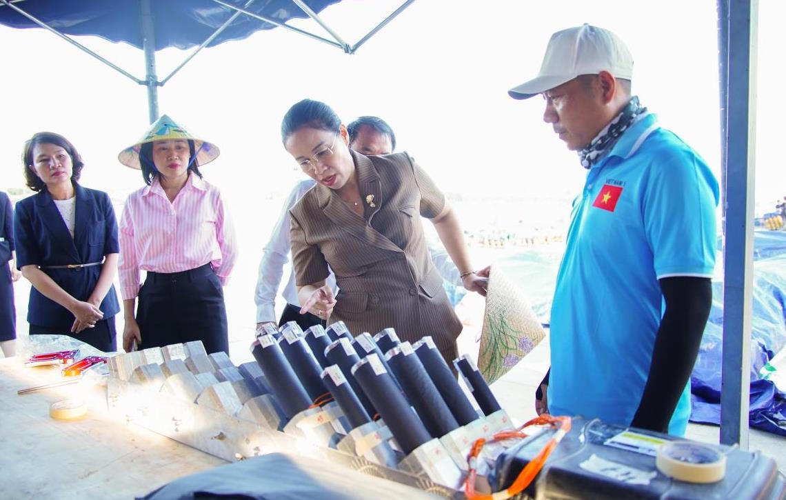 Lãnh đạo TP Đà Nẵng thăm, động viên các đội pháo hoa trước đêm khai mạc DIFF 2026