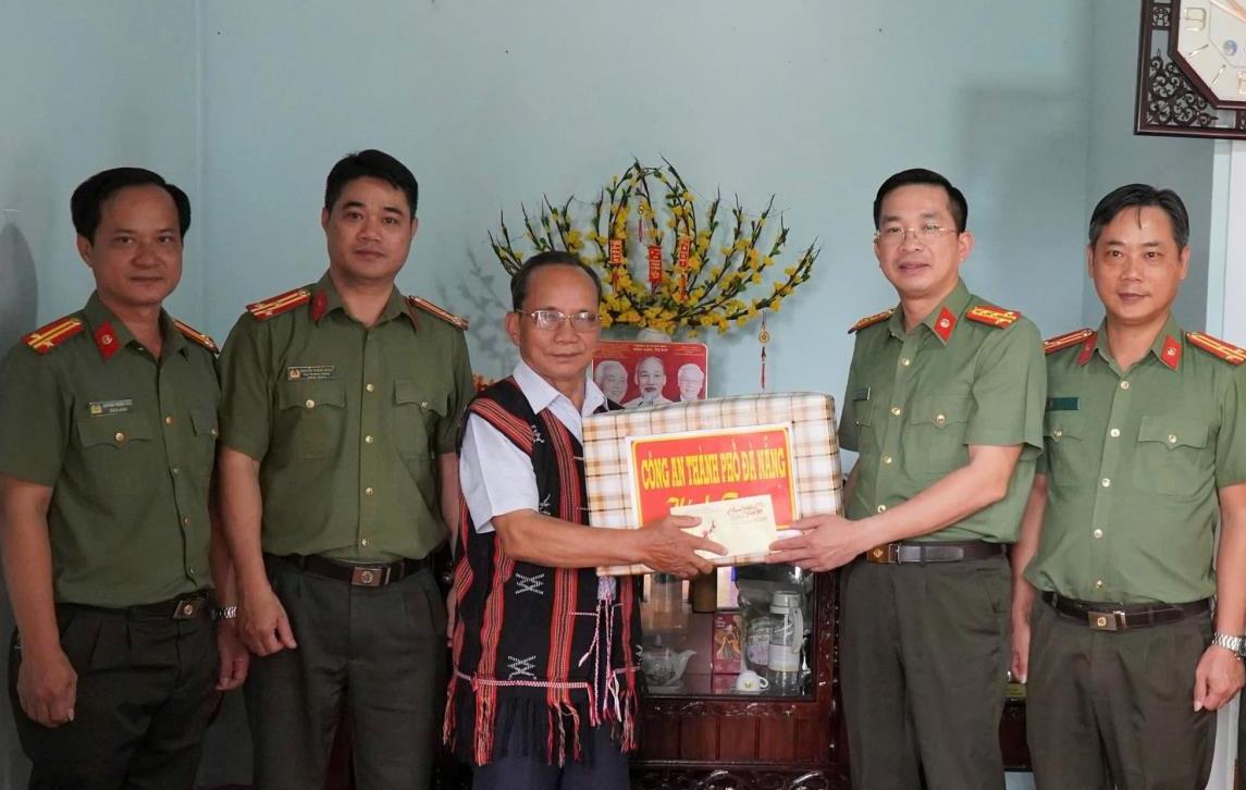 Thực hiện 8 nhóm nhiệm vụ triển khai sắp xếp, kiện toàn thôn, tổ dân phố