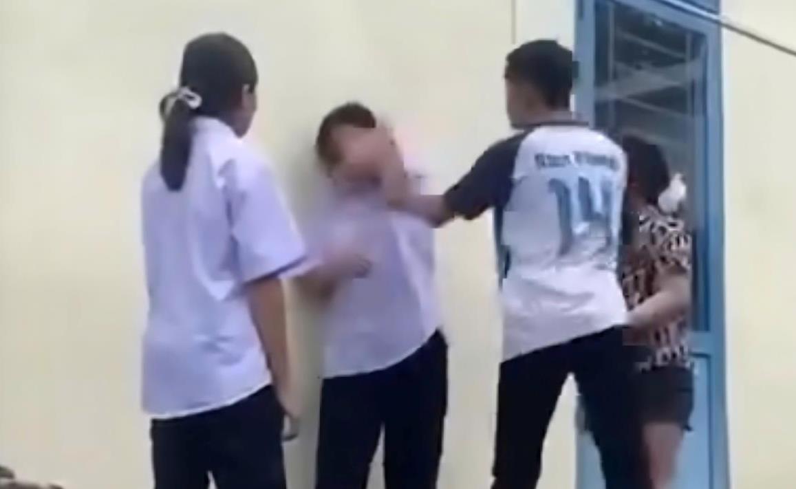 Vụ nữ sinh Trường THCS Quế Phong bị nhóm bạn đánh hội đồng: Các học sinh tham gia đánh nữ sinh bị kỷ luật mức cao nhất