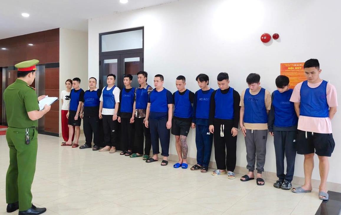 Bóc gỡ đường dây lừa đảo giả danh nhân viên ngân hàng, chiếm đoạt khoảng 100 tỷ đồng