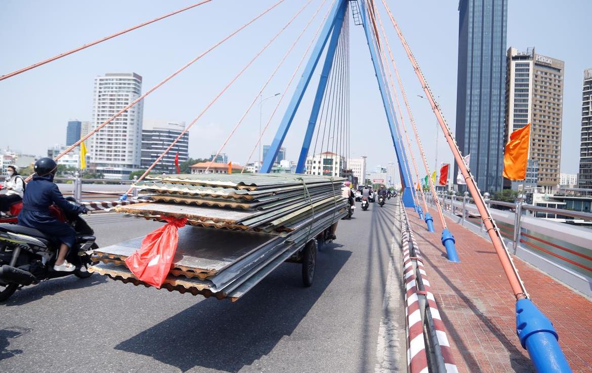 Rùng mình với ba gác siêu trường