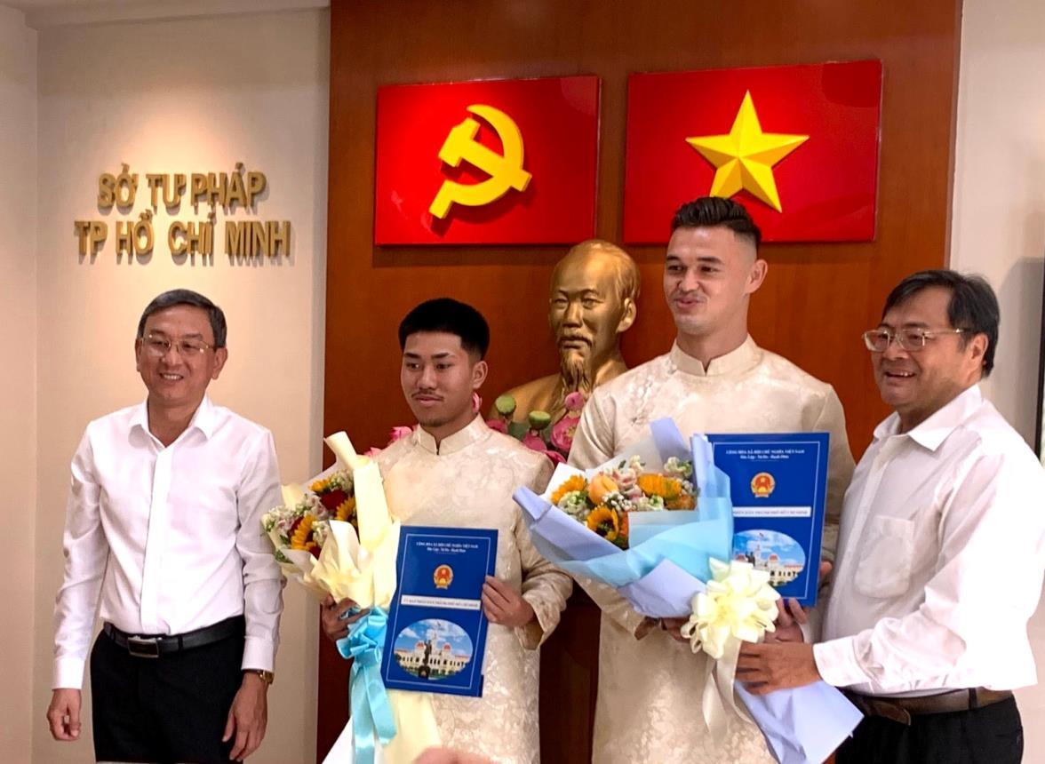 Patrik Lê Giang và Khoa Ngô chính thức nhận Quốc tịch Việt Nam