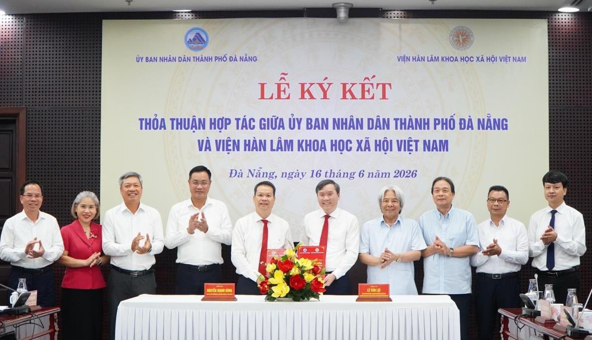 Đặt con người ở vị trí trung tâm của mọi chiến lược phát triển