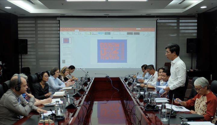 Lễ hội Fringe ở Edinburgh (Scotland).