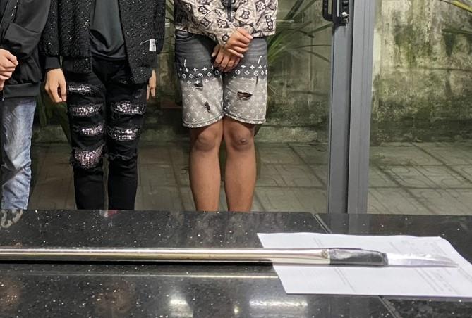 Vũ khí thô sơ được lực lượng 911 Công an TP Đà Nẵng thu giữ.