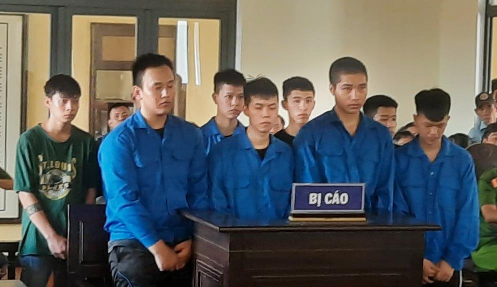 Các đối tượng trong nhóm “Báo đời” bị tuyên án về tội: “Gây rối trật tự công cộng”.