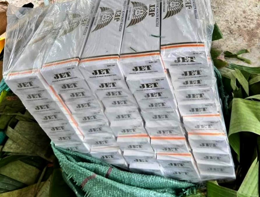 Hơn 3.000 gói thuốc lá lậu bị bắt giữ trên QL1A và QL9.