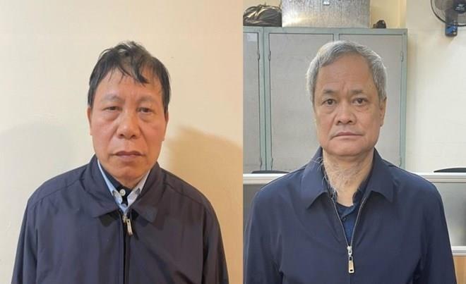 Từ trái qua, cựu Bí thư Tỉnh ủy Bắc Ninh Nguyễn Nhân Chiến và Nguyễn Tử Quỳnh, cựu Chủ tịch UBND tỉnh Bắc Ninh.