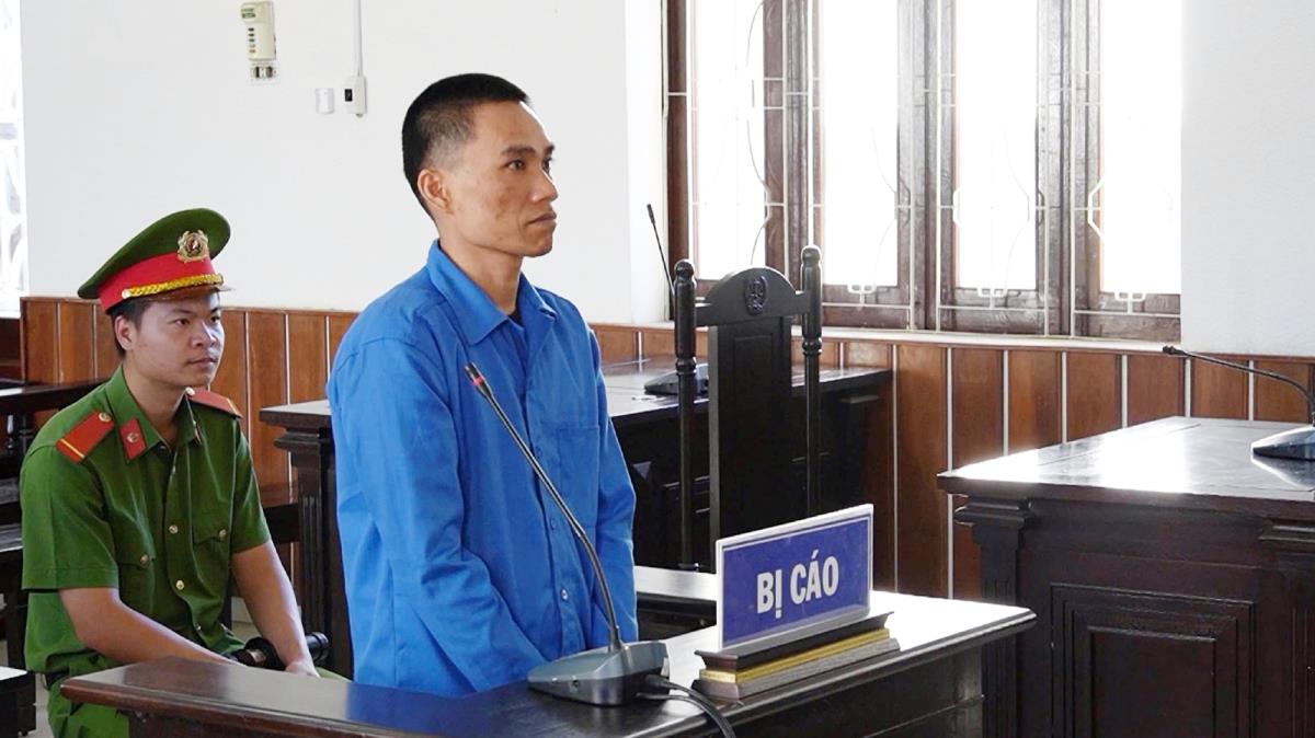 Bị cáo Trần Quốc Đạt tại phiên tòa.