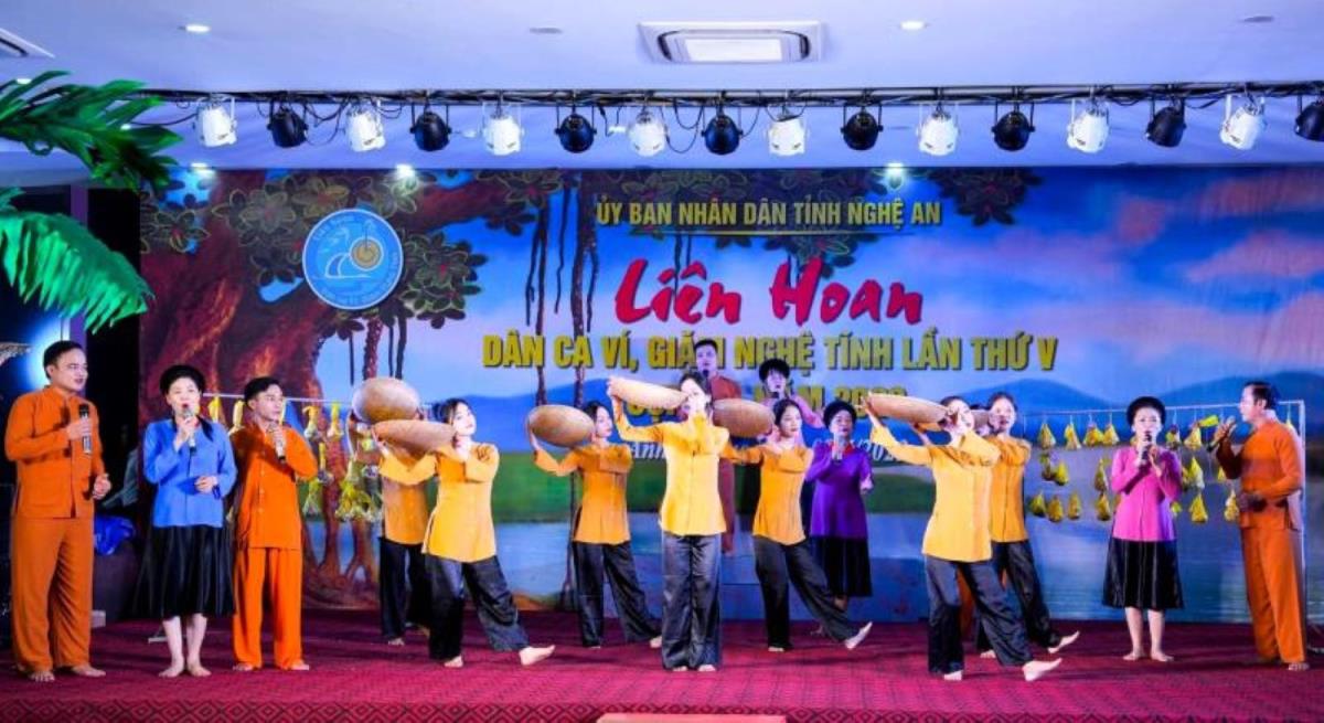Một chương trình biểu diễn dân ca ví giặm tại Nghệ An.
