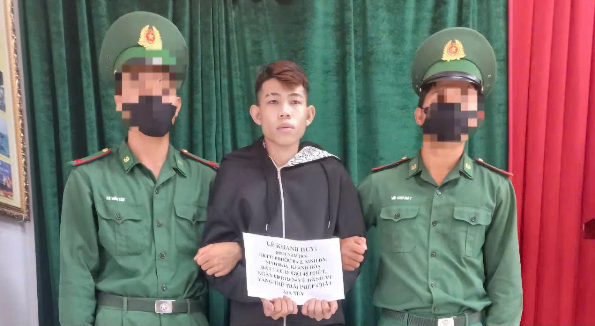 Đối tượng Lê Khánh Huy bị bắt giữ.
