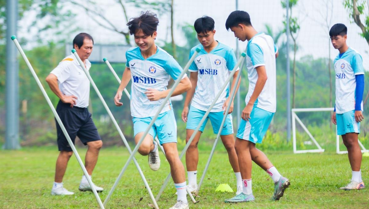 U19 SHB Đà Nẵng tích cực tập luyện, chuẩn bị cho vòng loại U19 quốc gia.