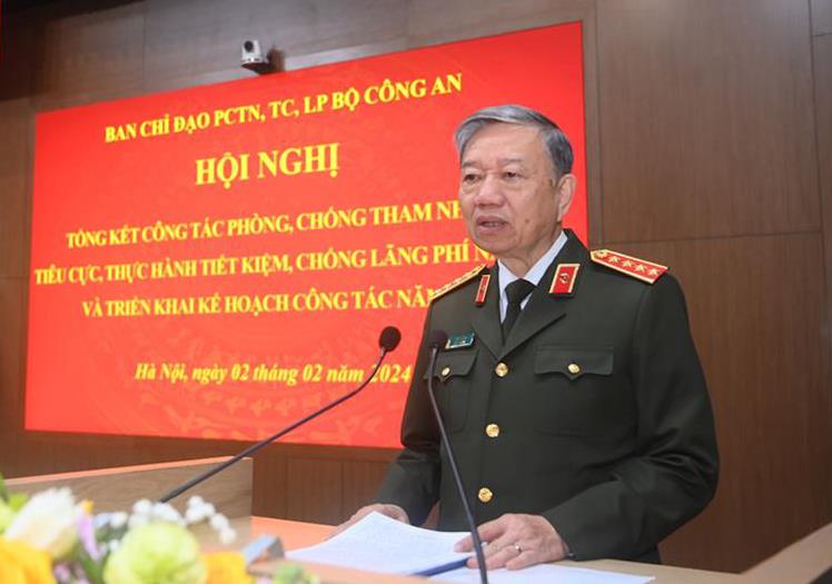 Đại tá Nguyễn Văn Tăng chủ trì tại điểm cầu Công an TP Đà Nẵng.