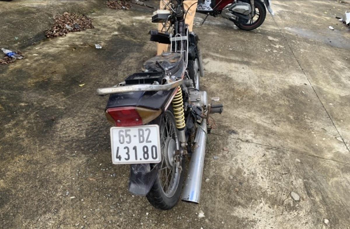 Xe mô tô BKS 65B2-431.80 đang được phòng CSGT Đà Nẵng tạm giữ