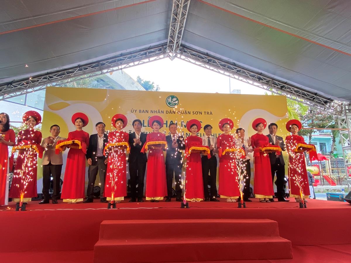 Các tác phẩm nghệ thuật được trưng bày tại triển lãm.