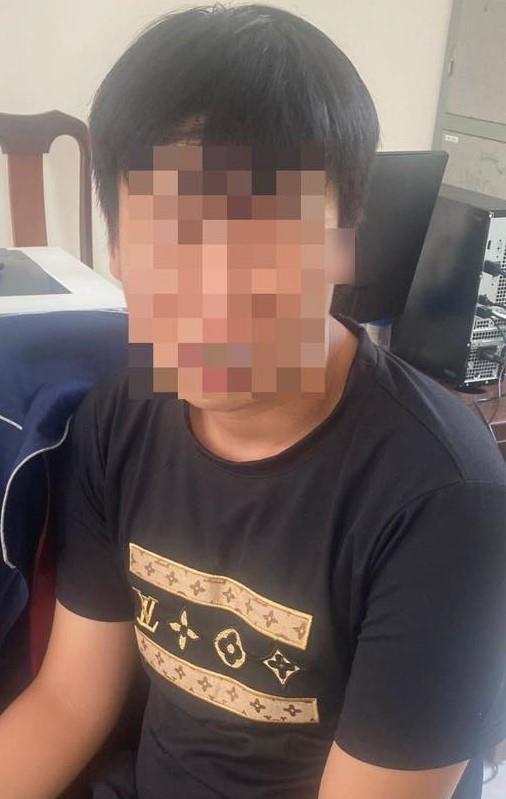 Văn V. và Ngọc V. tại cơ quan Công an.