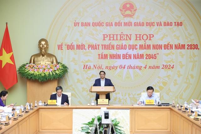 Thủ tướng Phạm Minh Chính chủ trì phiên họp của Ủy ban Quốc gia đổi mới giáo dục và đào tạo về "đổi mới phát triển giáo dục mầm non đến năm 2030, tầm nhìn đến năm 2045".