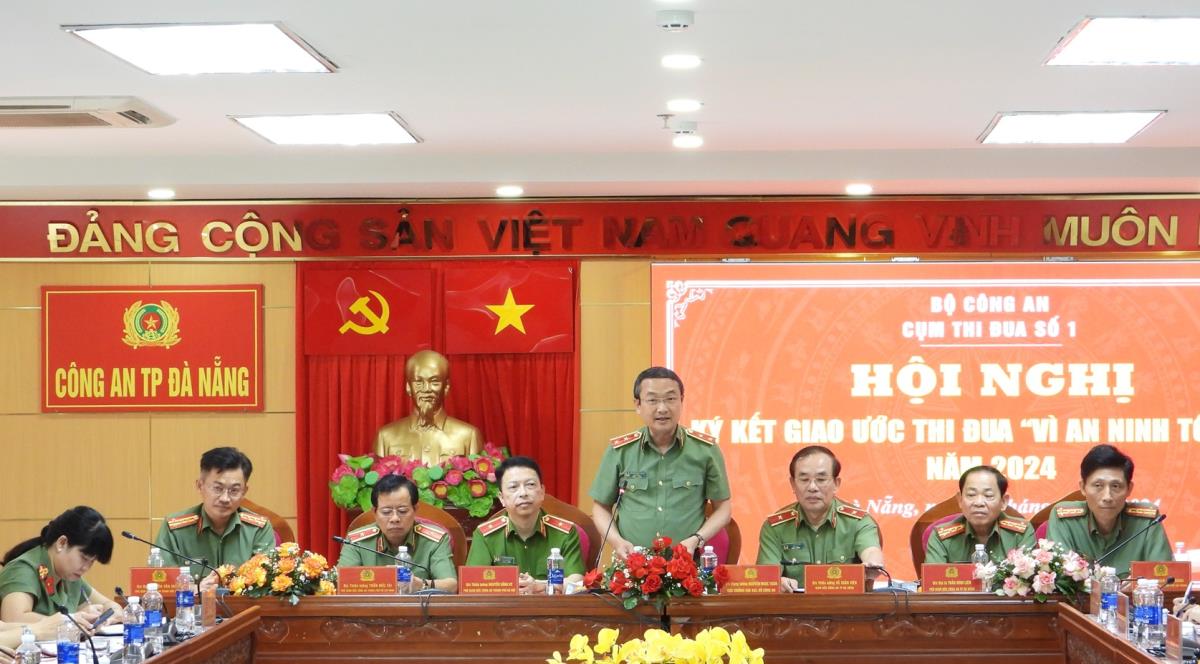 Các đơn vị trực thuộc Cụm Thi đua số 1 ký kết giao ước thi đua.