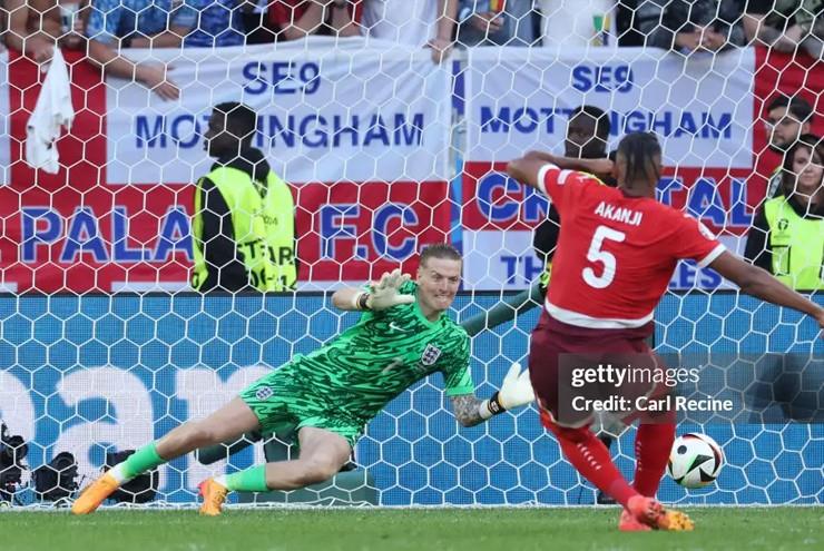 Hà Lan tạo nên màn ngược dòng đầy cảm xúc