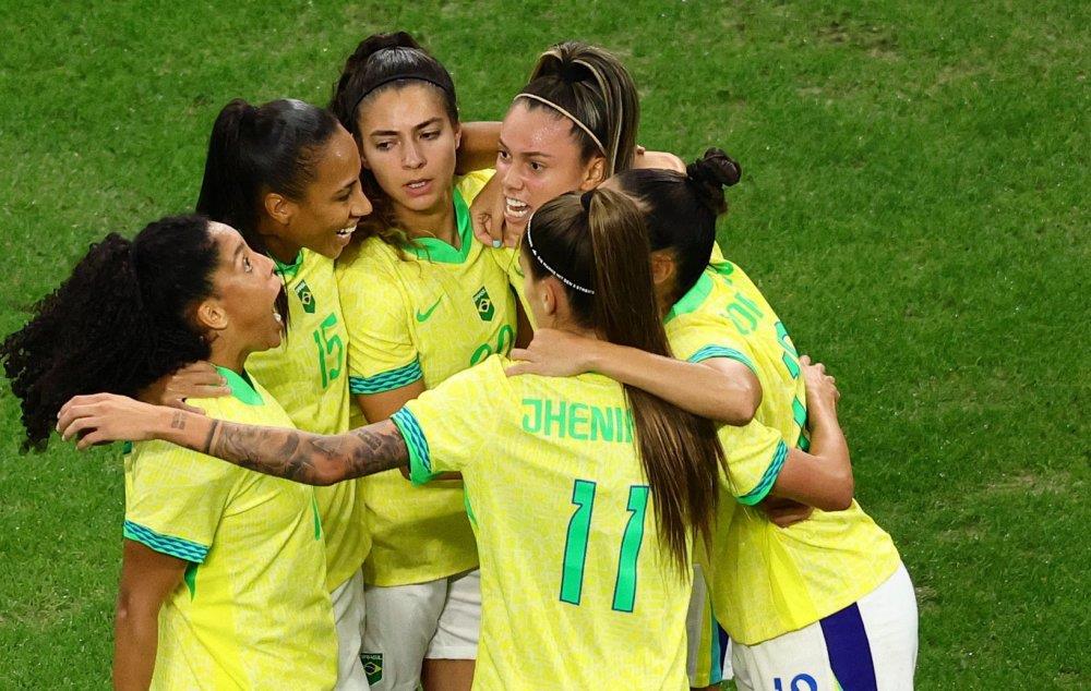 Olympic nữ Brazil trên đường tìm lại vinh quang.