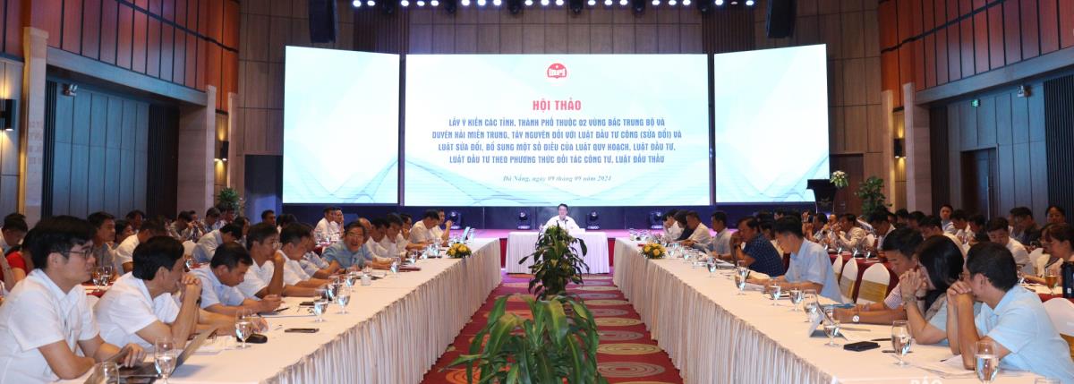 Phó Chủ tịch UBND thành phố Trần Chí Cường phát biểu tại hội thảo.