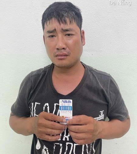 Hai đối tượng liên quan cùng tang vật.