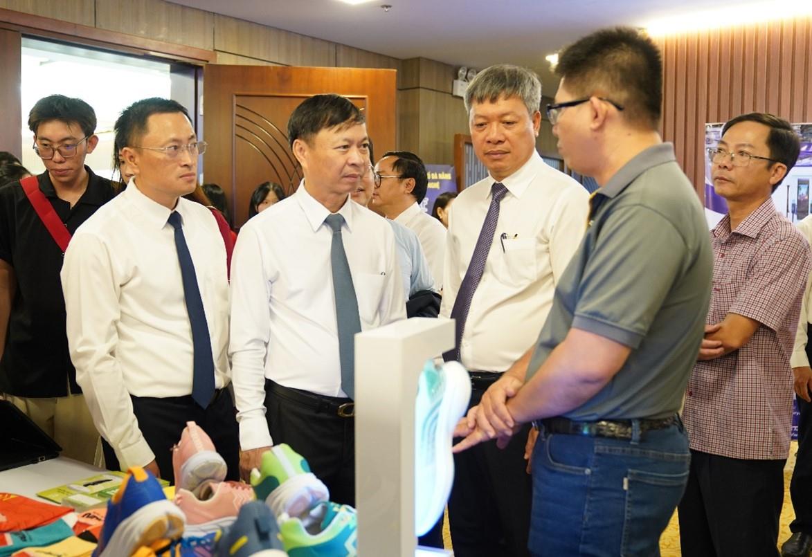 Sinh viên Đà Nẵng tham gia cuộc thi hackathon 2025-Kiến tạo cuộc sống số.