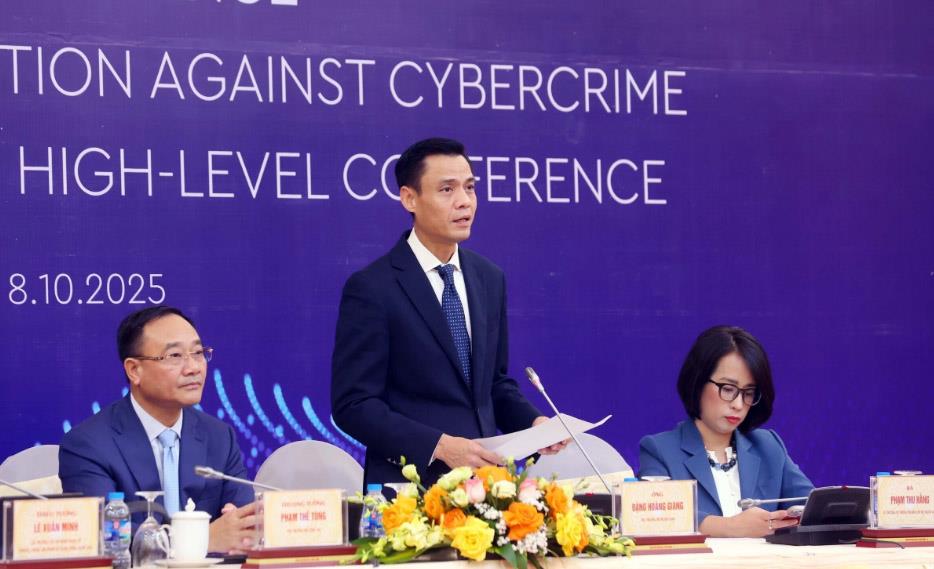 Công an TP Đà Nẵng và Công an TPHCM vừa triệt phá đường dây đánh bạc trên không gian mạng quy mô hơn 2.000 tỷ đồng.