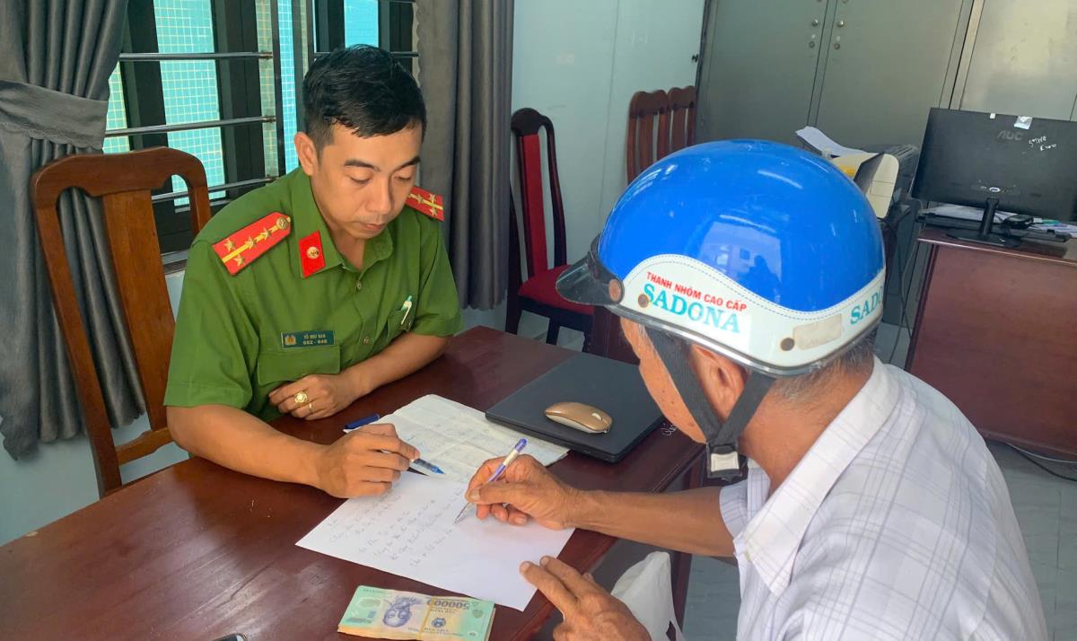 Ông L. trình báo vụ việc với Công an xã Thăng An.