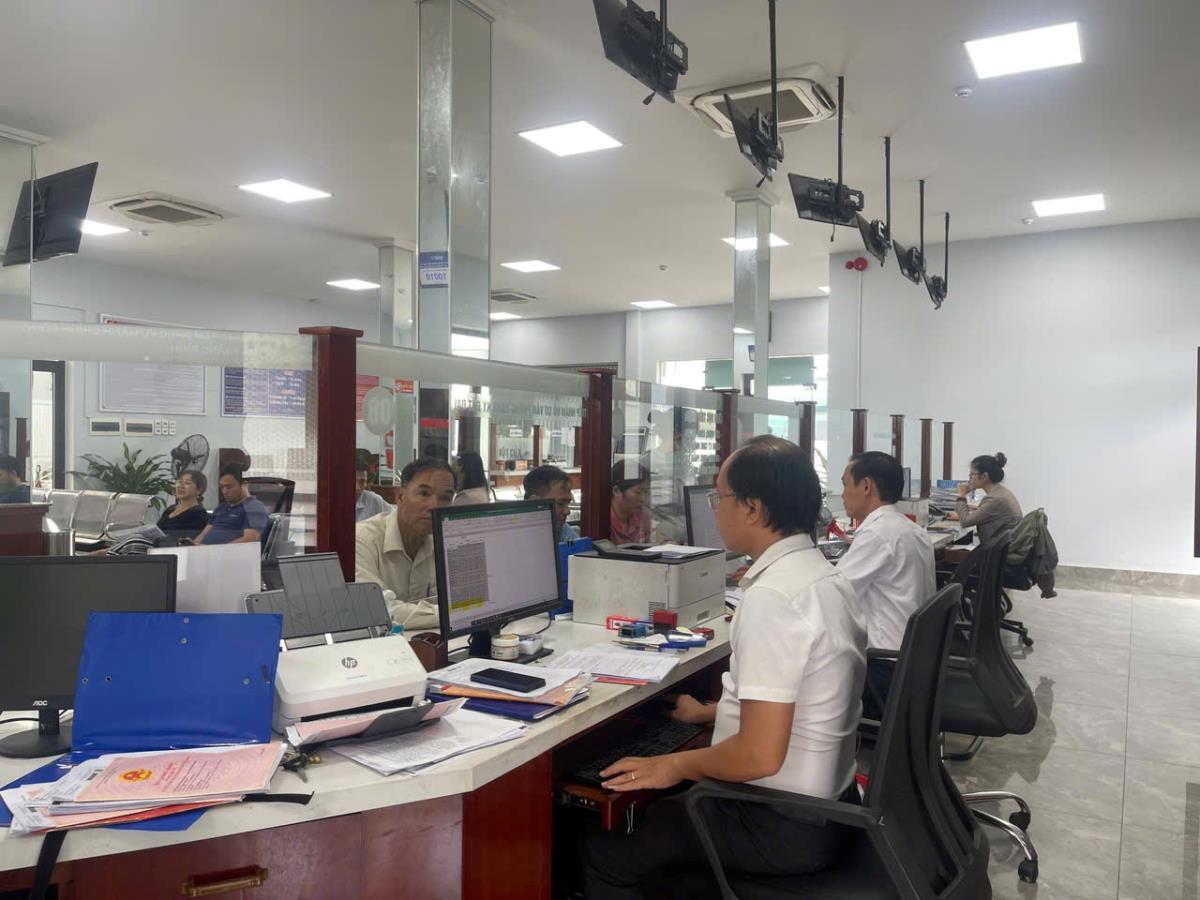 Việc điều chỉnh các dự án đầu tư công được TP ủy quyền cho Chủ tịch UBND các xã, phường.