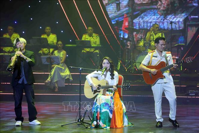 Các nghệ sĩ, ca sĩ tham gia chương trình với tinh thần tự nguyện, không nhận thù lao, cát xê...