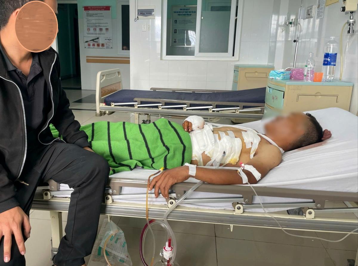 Đối tượng Tùng bị bắt khi đang trên xe khách