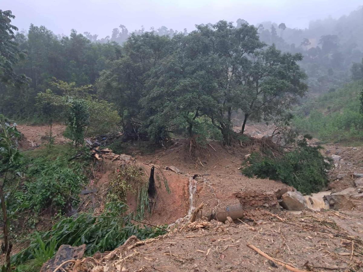 Vị trí ngôi nhà ông Hùng trước khi bị cuốn trôi.