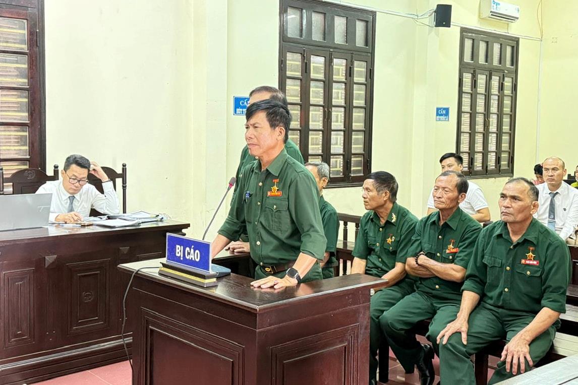 6 bị cáo trong vụ án là cựu chiến binh xã Trường Xuân.