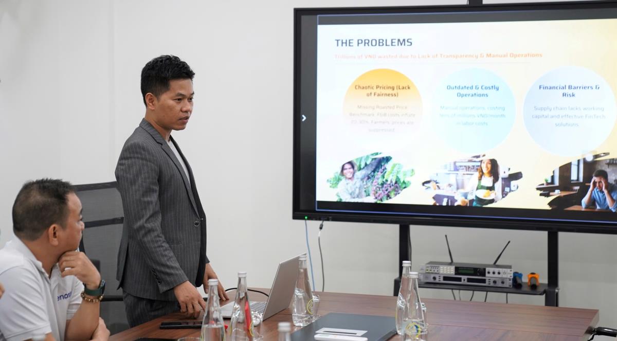 Một doanh nghiệp starup của TP Đà Nẵng giới thiệu dự án với Quỹ Crossfund Vietnam.