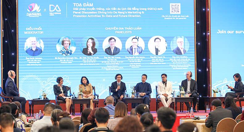 Các đại biểu chia sẻ, hiến kế cho du lịch Đà Nẵng trong bối cảnh mới.