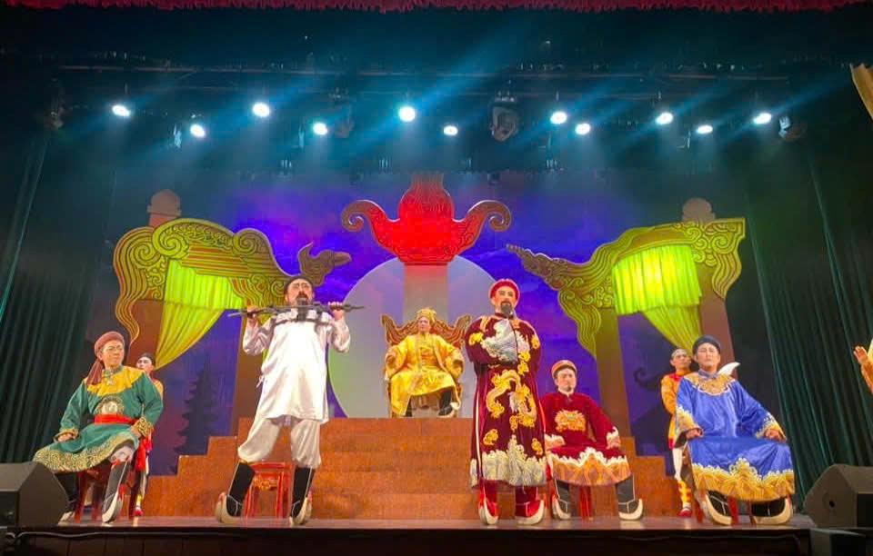 Một cảnh trong vở tuồng “Còn mãi với non sông”.