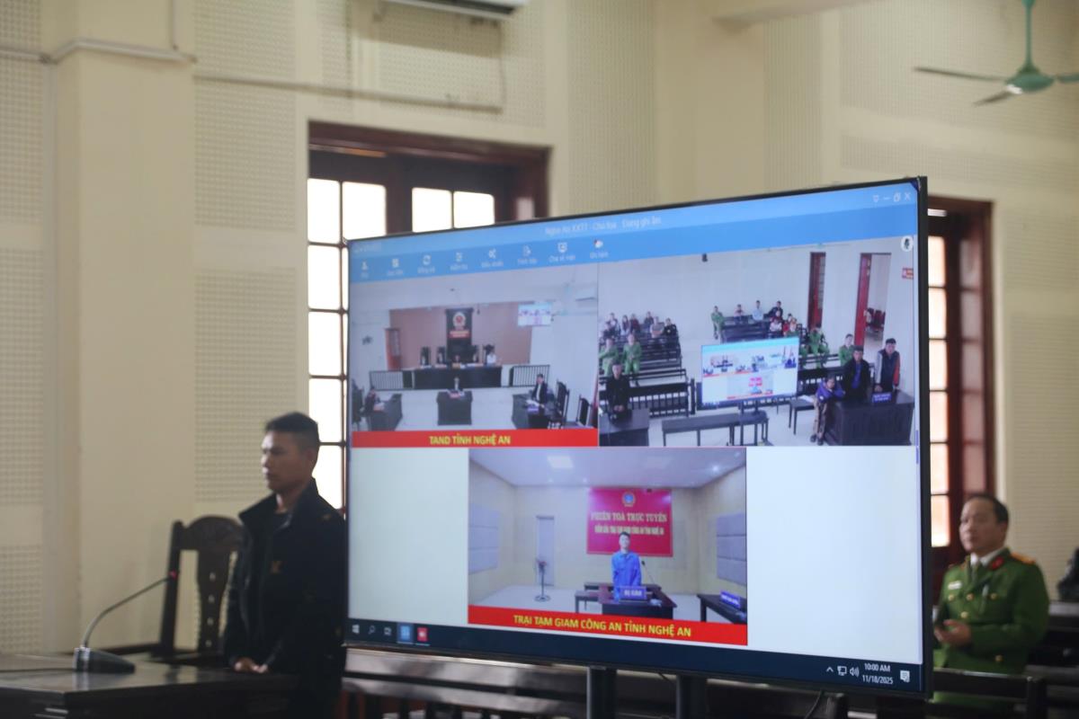 Phiên tòa trực tuyến xét xử bị cáo Phạm Văn Đức.