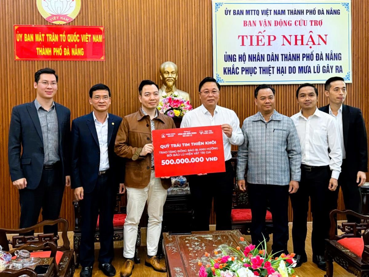 Các tổ chức, cá nhân, doanh nghiệp... ủng hộ nhân dân TP Đà Nẵng bị thiệt hại do thiên tai.