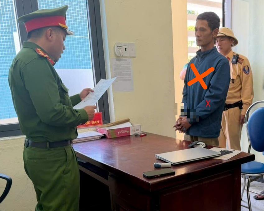 Hiện trường vụ khai thác cát trái phép bị Công an xã Quảng Trạch bắt quả tang.