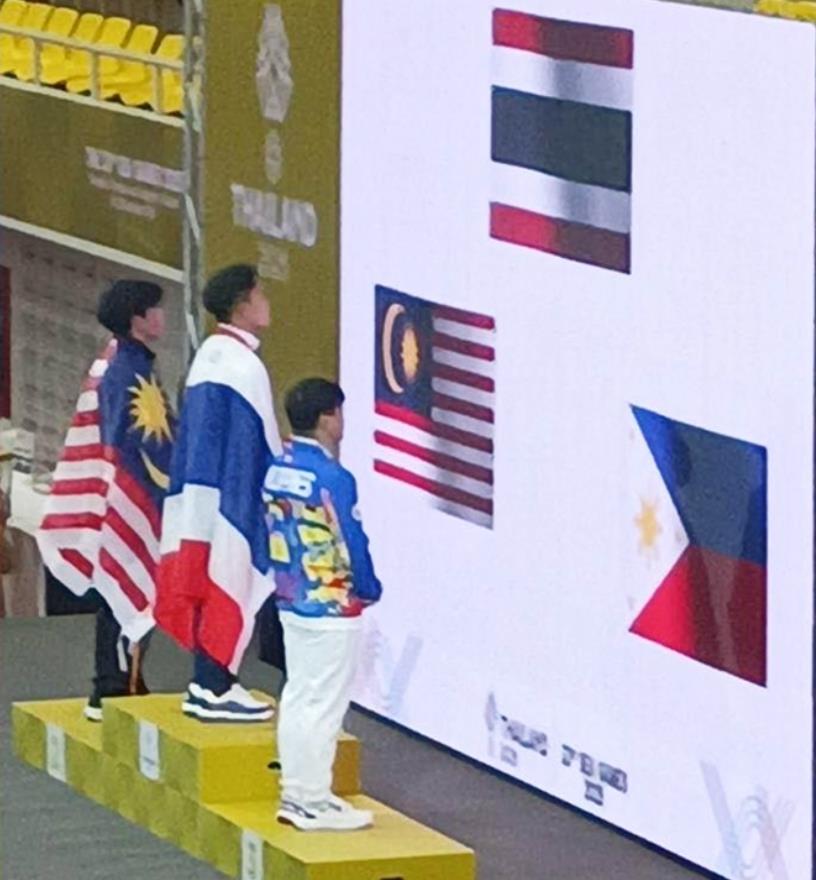 VĐV nhận huy chương như “úp mặt vào tường”.