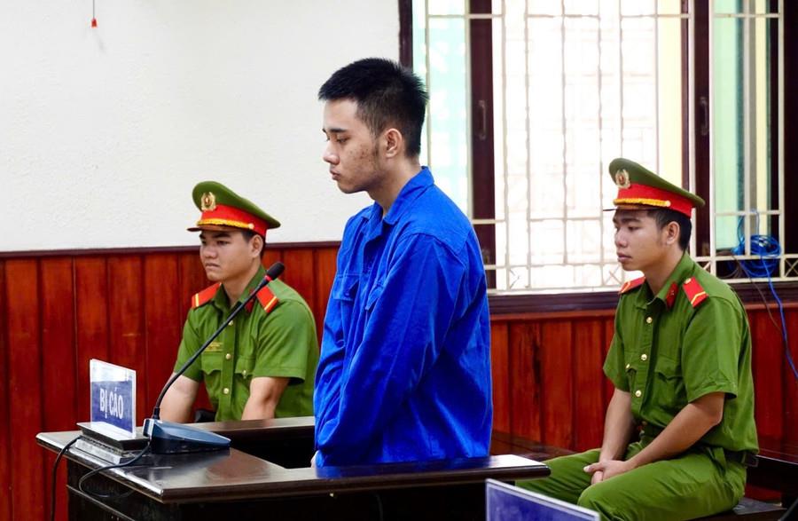 Bị cáo Nguyễn Văn Tiến tại phiên tòa. Ảnh: N.L