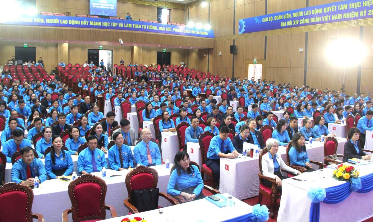 LĐLĐ TP Đà Nẵng tổ chức Chương trình "Hành trình Tết Công đoàn" Xuân Ất Tỵ 2025 cho đoàn viên, người lao động.