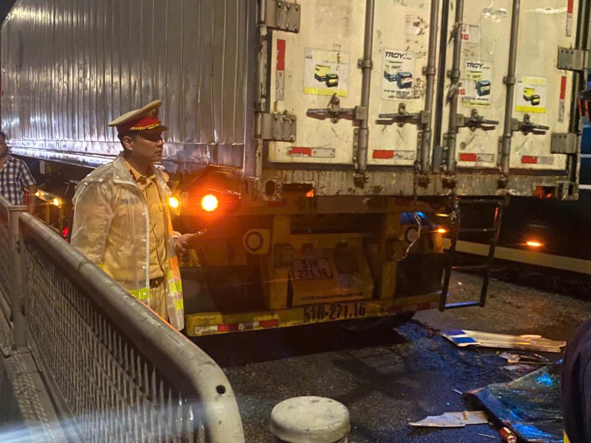 Sơ cứu nạn nhân và bàn giao cho lực lượng y tế