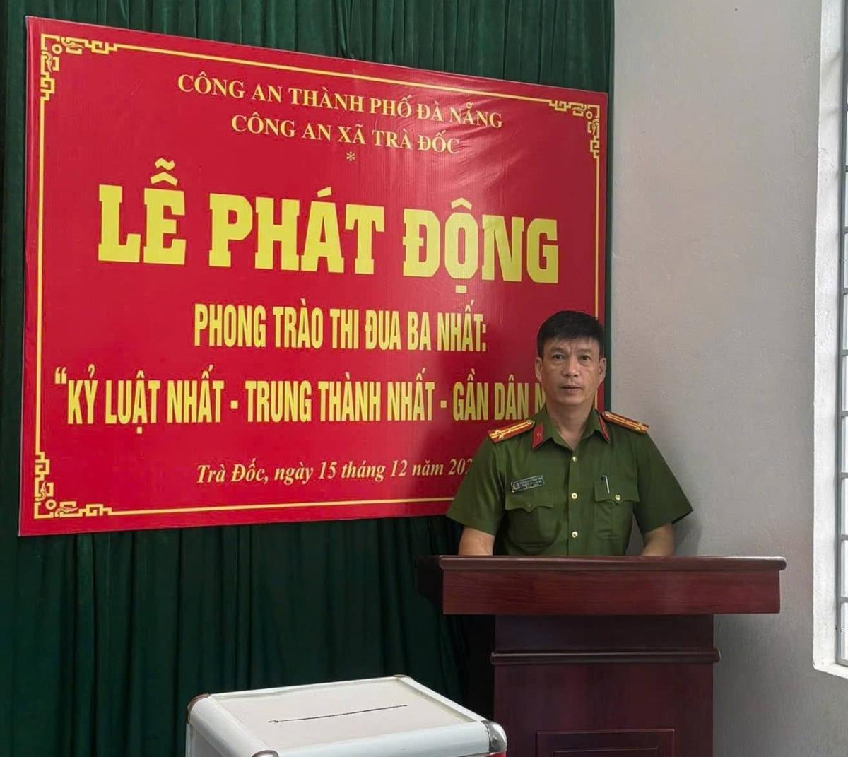 Công an xã Trà Đốc phát động vận động đóng góp, ủng hộ đồng bào bị ảnh hưởng nặng nề do mưa lũ.